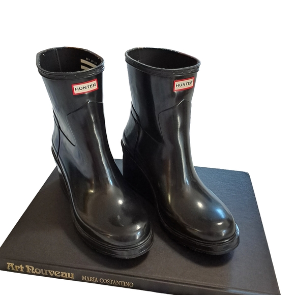 Hunter Black Rain Boots With Platform Sole - Picture 6 of 6